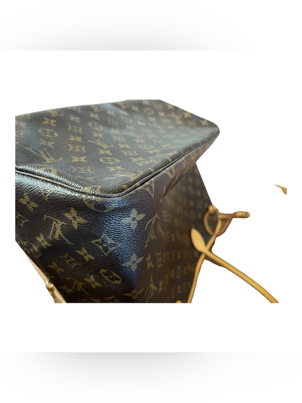 Louis Vuitton Neverfull Monogram Tote GM - Picture 11 of 15